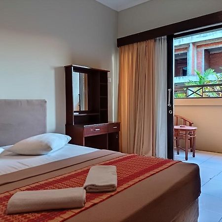 Sapta Petala Hotel Кута Экстерьер фото