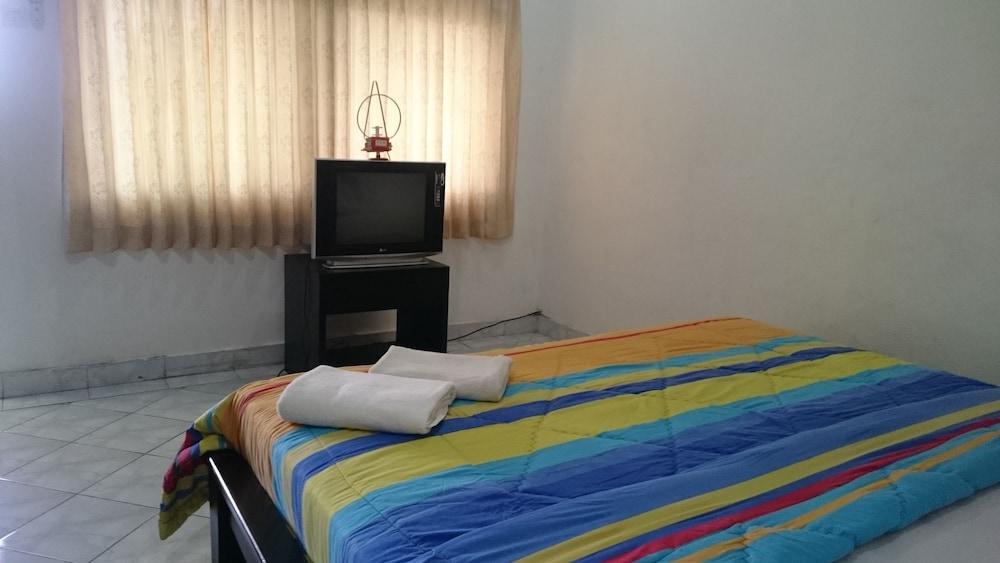 Sapta Petala Hotel Кута Экстерьер фото