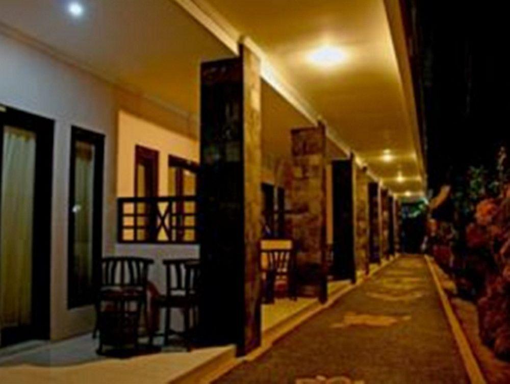 Sapta Petala Hotel Кута Экстерьер фото