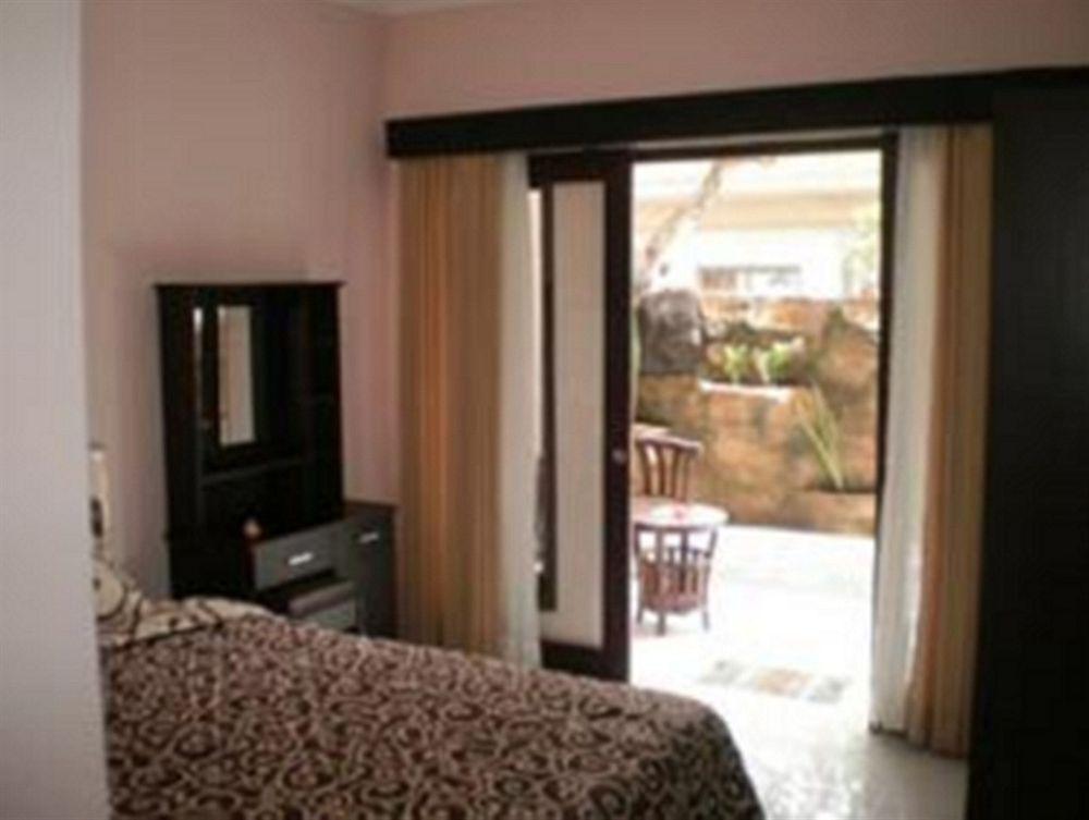 Sapta Petala Hotel Кута Экстерьер фото